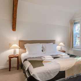 Room 1 ห้องพักคู่สวยงามมีเสน่ห์ในใจกลางเมือง, โรงแรม & ที่พัก Arrondissement Brugge