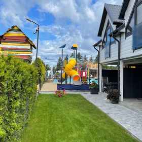 Primary image1Holiday Homes Close to the Beach, air Conditioning,雷曼飯店