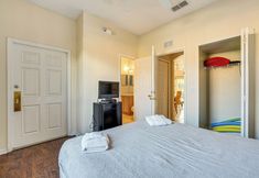 Others 6 8 Mi to Disney: Orlando Townhome w/ Pool Access!