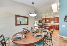 其他 6 13 Mi to Downtown San Diego: Quiet Home w/ Spa!