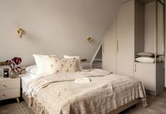 Others 7 Willa Amicus