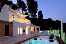其他 Magnificent Villa With Heated Pool