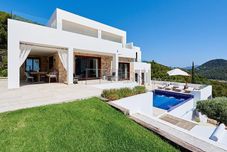 Khác Magnificent Villa in Luxurious Retreat