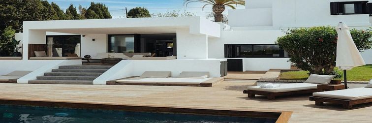 Others Luxurious Villa With Bright Terrace
