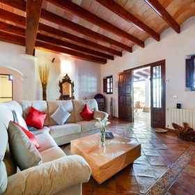 Primary image 1 아름다운 야외 공간이 있는 매력적인 빌라, 에스텔렌스 호텔