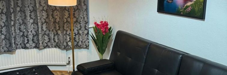 其他 4BR Familyhome and Parking Sleeps7 Guests