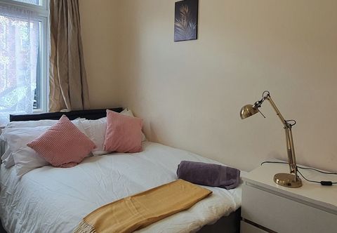 Others Room in Guest Room - Nice Large Room in Coventry