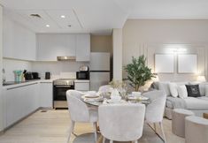 Others 5 Exquisite Living w Scenic Canal Vws on Yas Island