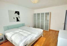 Others 3 Tranquil Seafront Escape