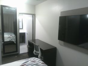 Others 4 Red Roof PLUS+ Brooklyn - 3rd Ave