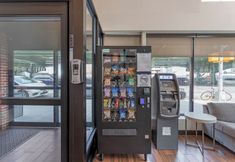 Others 6 Red Roof PLUS+ Brooklyn - 3rd Ave