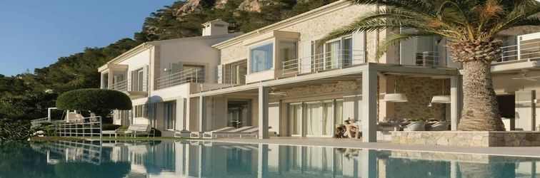 อื่นๆ Villa in Tranquil Hillside Location