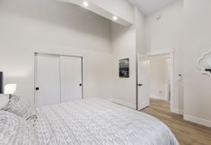 Lain-lain 5 Modern 2-Bedroom Retreat in Seattle