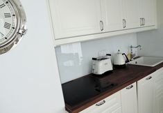 Others 4 Comfortable Apartment With a sea View