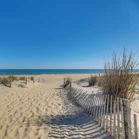 Interior1Steps to Ocean: Colorful Abode in Fenwick Island,特拉华州公寓
