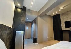 Others 7 Shore 3 Residences by LUXE