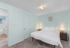 อื่นๆ 2 Greenwood's Wildflower Glow WalkScore 81