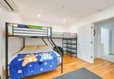 Others 2 Steps to Beach: 'house Kitsune' in Oceanside