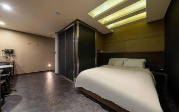 Lain-lain 4 HotelStar