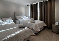 Others 4 Hotel Santa Ana Luxury Rentals