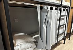 Lain-lain 5 Hostel O2