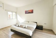 Others 3 Blue Sky Ocean Retreat