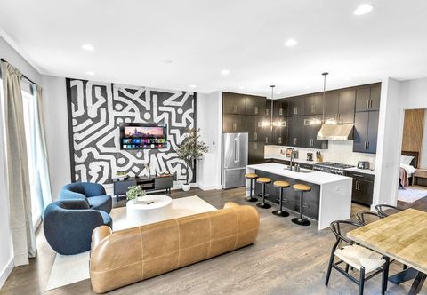 Others New Hot Tub Rooftop Decks City Views Poker