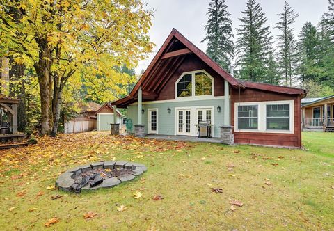 Others Ski, Fish & Explore: Packwood Home w/ Sauna!
