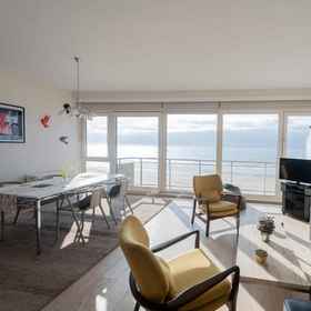Room 1 Seaview Apartment on the Beach - Free Parking, Gistel Apartments