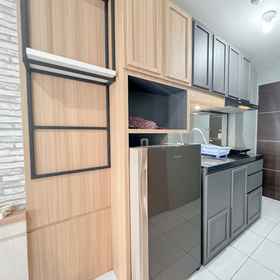 Private kitchen 6 Comfortable Living Studio At Tamansari Prospero Apartment, Sidoarjo Hotels