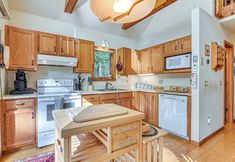 其他 6 Ski, Hike & More: Adirondack Family Home