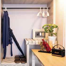 Room 1 Best time Pool Suites, Bucha Gallery and Restaurant Hotels