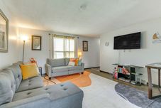 その他 4 Mi to Dtwn: Family Home in Buffalo