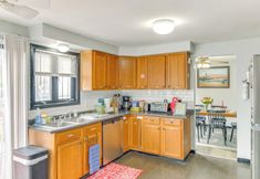 Others 2 4 Mi to Dtwn: Family Home in Buffalo