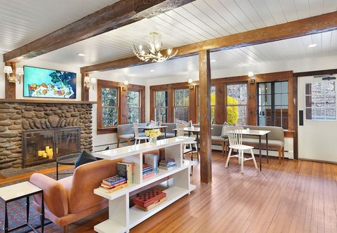 Lain-lain Phoenicia Lodge