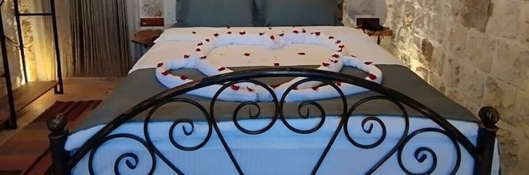 Lain-lain Yamak Stone House