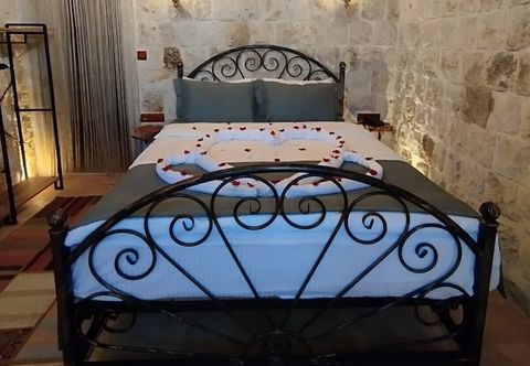 Lain-lain Yamak Stone House