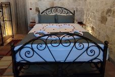 Lain-lain Yamak Stone House