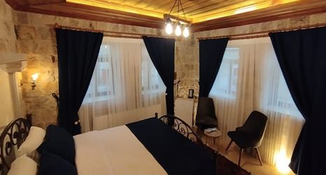 Lain-lain 2 Yamak Stone House