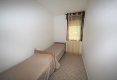 Others 4 Cozy 3 Room Flat in Rosolina With Shared Pool