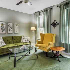 Interior 1 Newly Renovated Private Cottage Near Niagara River, Northtown Center at Amherst Hotels