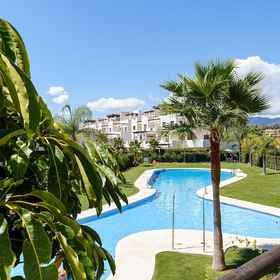 Room 1 La Resina Golf Sunset Townhouse, Estepona Hotels