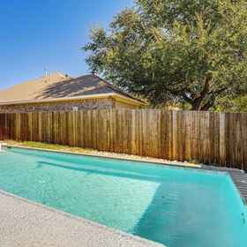 Primary image 1 1/2 Mi to Frisco Commons! Family Getaway w/ Patio, Khách sạn Royal Empire Trucking, LLC