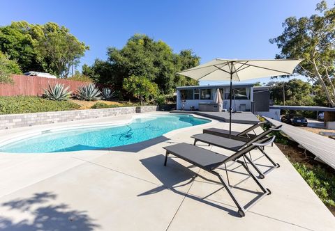 기타 Mid-century Masterpiece With Pool Spa Tesla