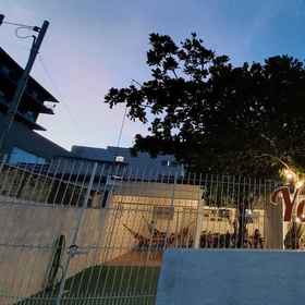 Primary image1Yolo Hostel,手工艺品市场飯店