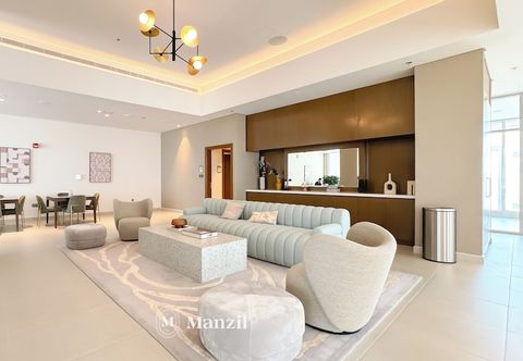 Others Manzil - 3BR in Downtown with Burj View