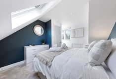 Others 6 Spacious 4BR Home in Brentford, Free Parking