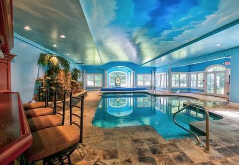 Others Mansion w 10 Bedrooms Pool and Theater