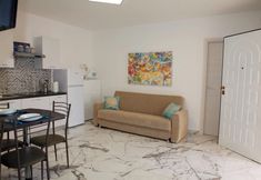 Others 4 Trilo Pino 2 Near The Sea