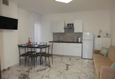 Others 5 Trilo Pino 2 Near The Sea